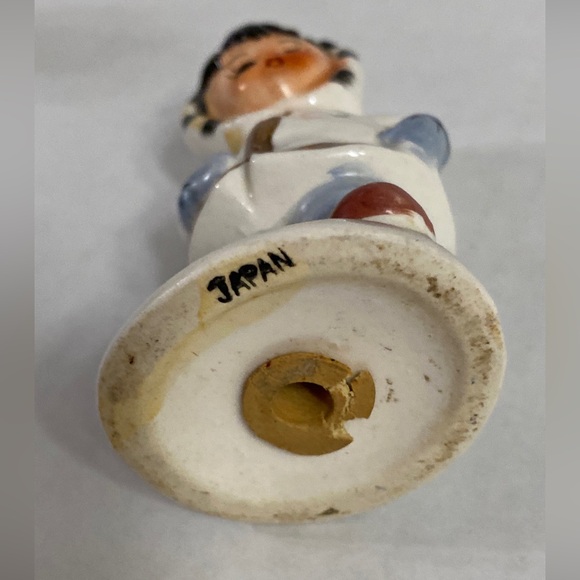 Vintage Salt and Pepper Shakers Eskimo Inuit Children Made In Japan - Picture 15 of 16